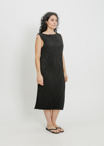 CARMELA PLEAT DRESS / BLACK