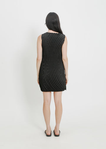 AISHA PLEAT DRESS  / BLACK