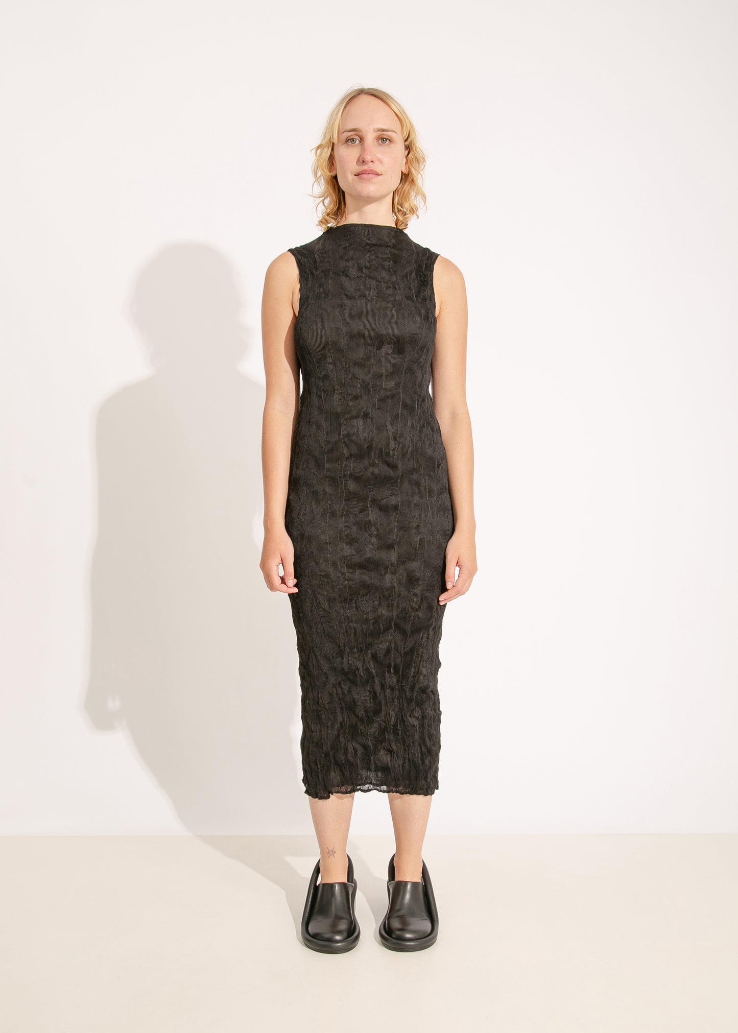 W24 | OLLIE PLEAT DRESS / BLACK