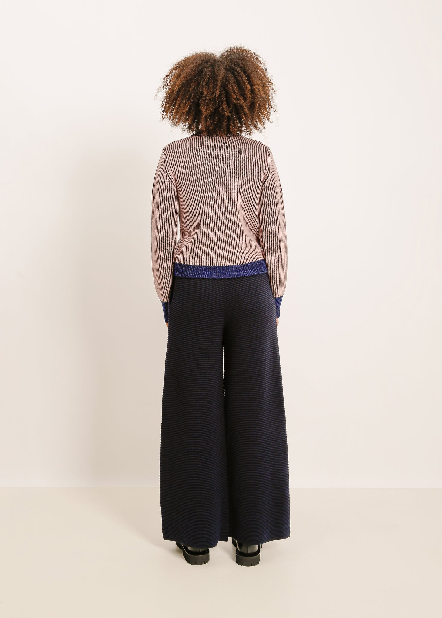 W24 | SERENA KNIT PANT / BLACK-NAVY