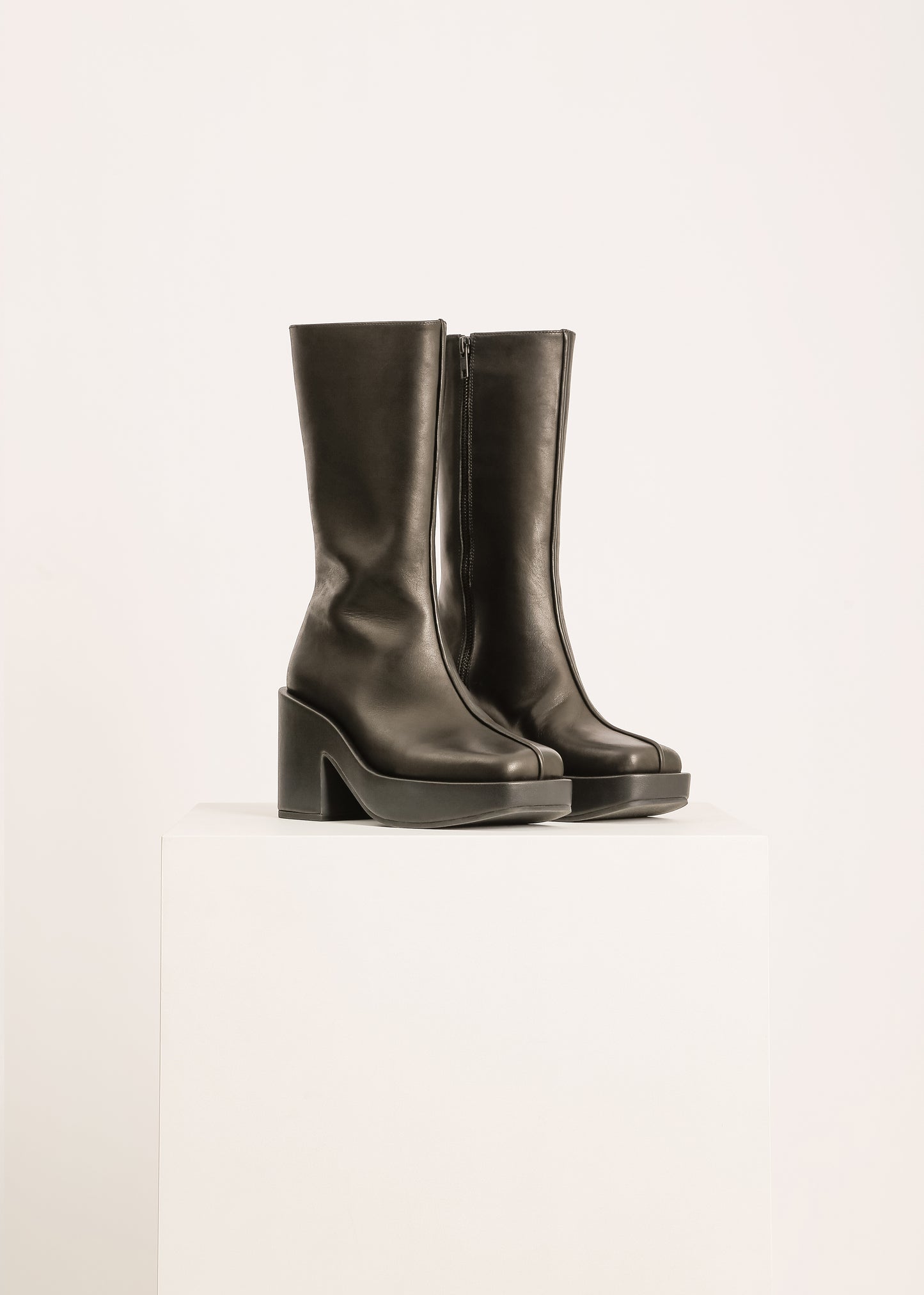 W24 | DERNA BOOT / BLACK