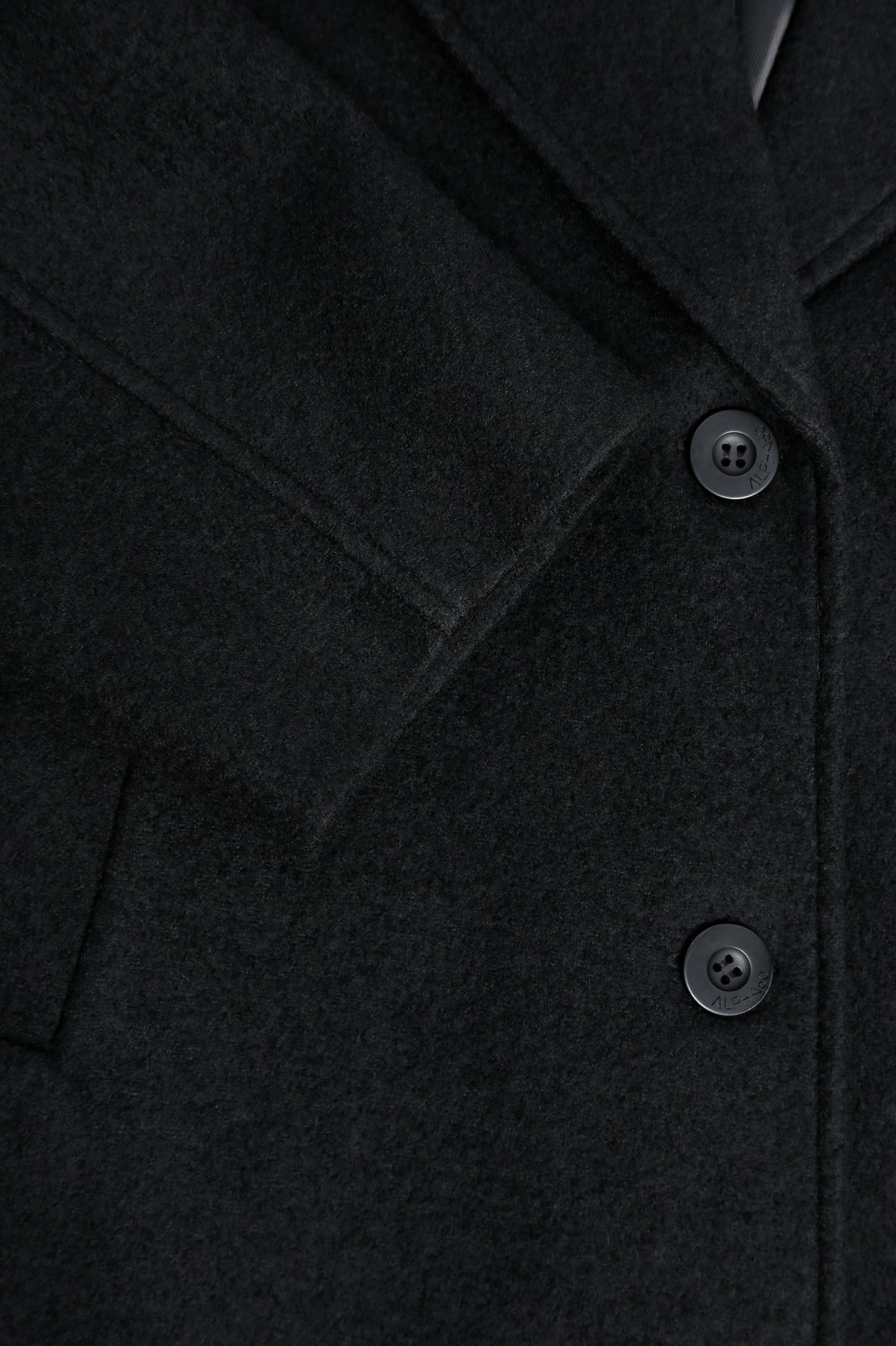 W24 | BANKS COAT / BLACK