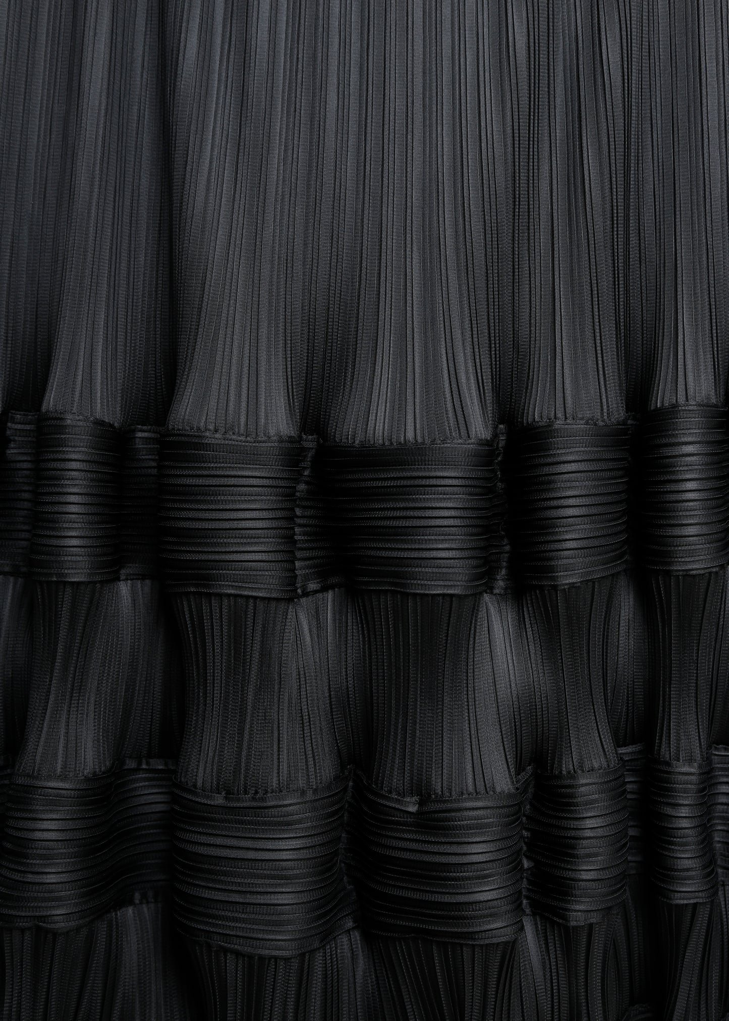 W24 | SAFA PLEAT DRESS  / BLACK