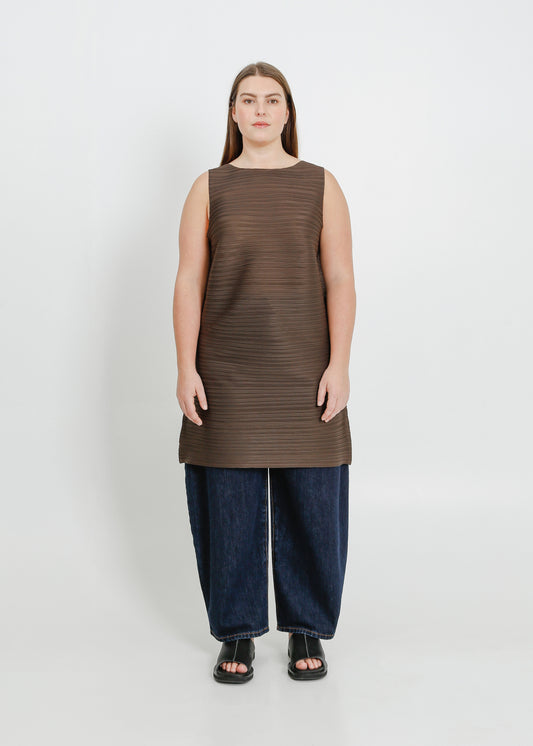 RICKI PLEAT DRESS / CHOCOLATE