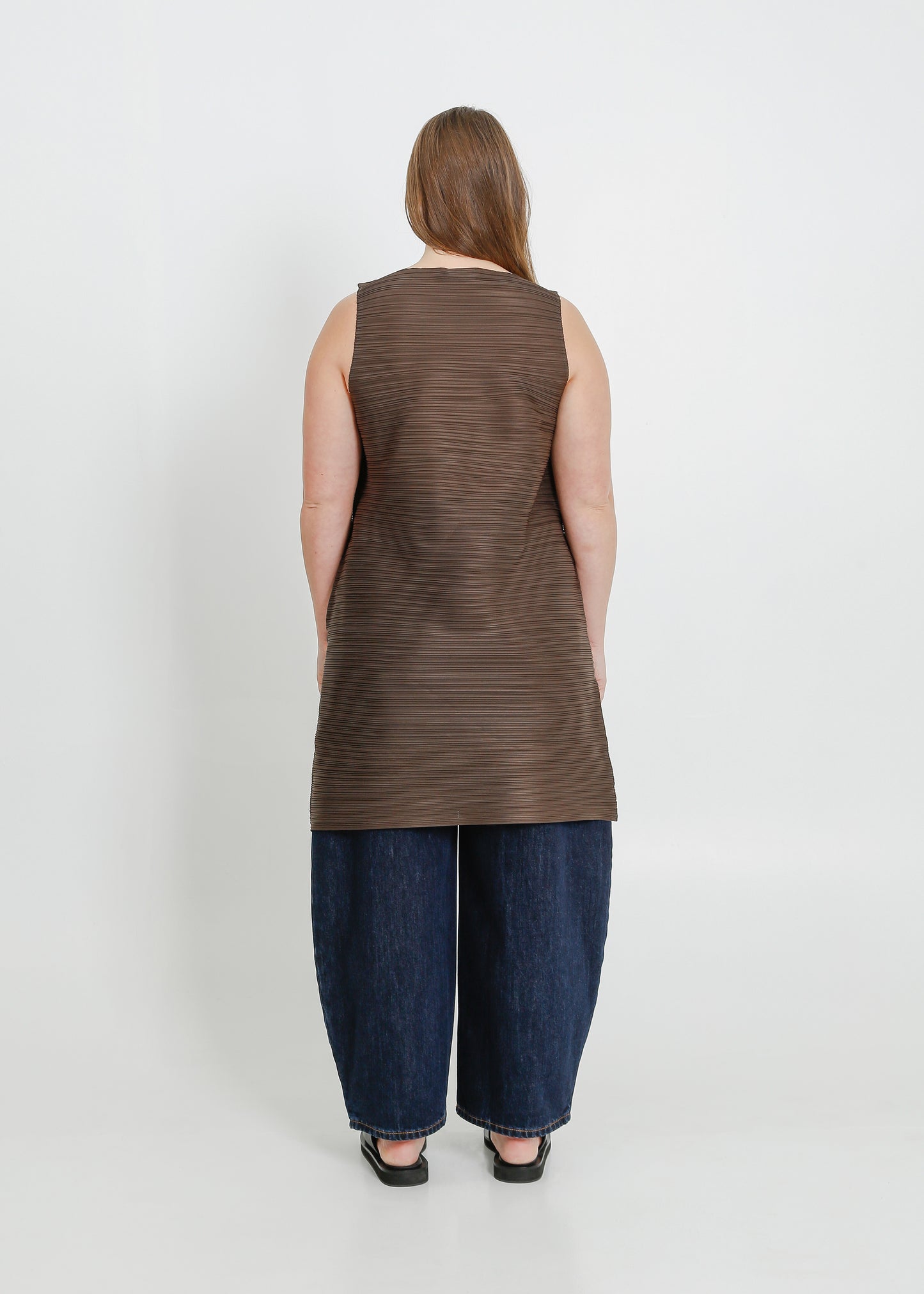 RICKI PLEAT DRESS / CHOCOLATE