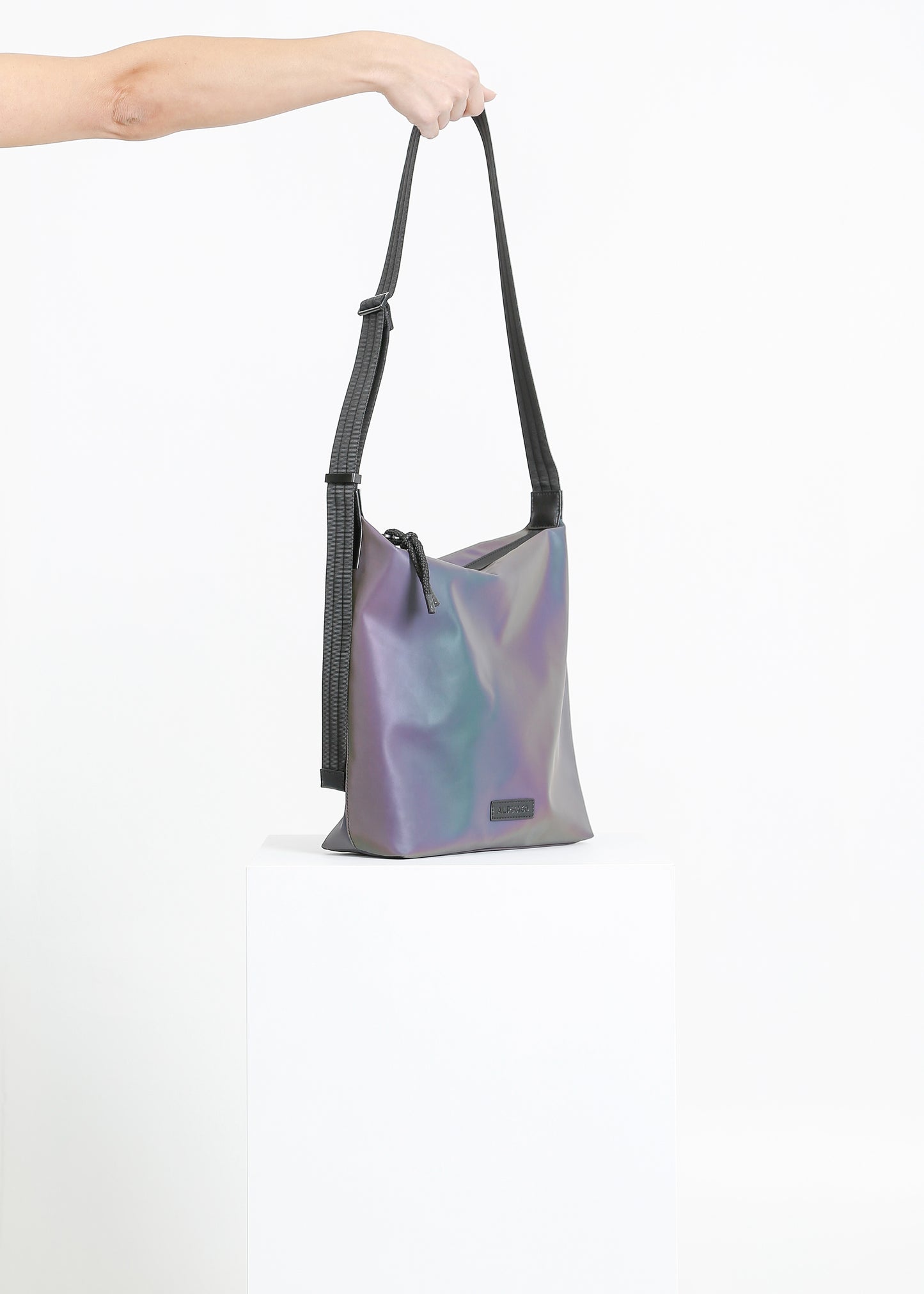 RHEA TOTE / HOLOGRAPHIC