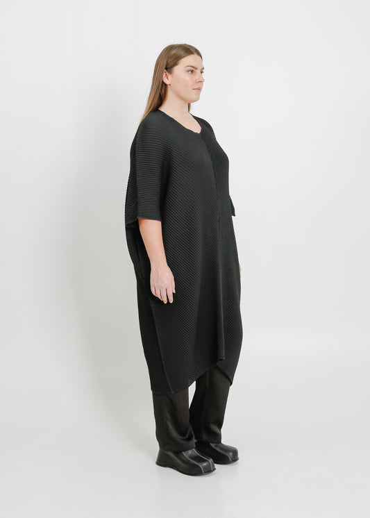 ALASKA PLEAT DRESS / BLACK