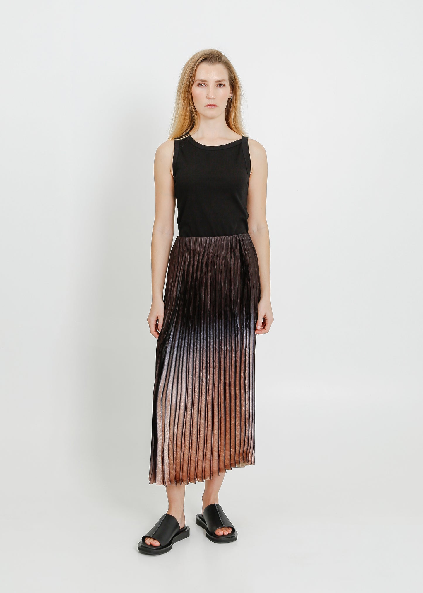 RILO PLEAT SKIRT / CHARCOAL-BEIGE