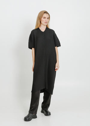 ALASKA PLEAT DRESS / BLACK