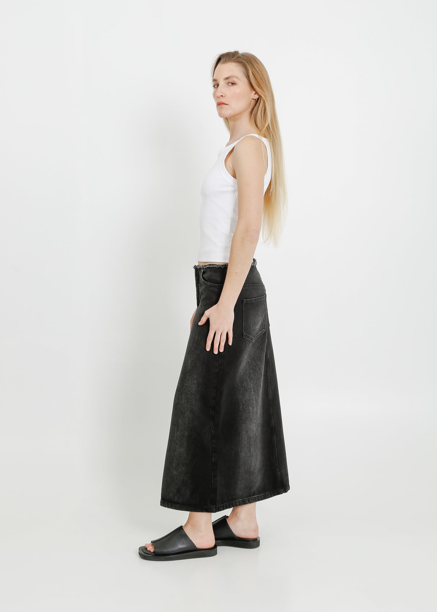 REIGN DENIM SKIRT / BLACK