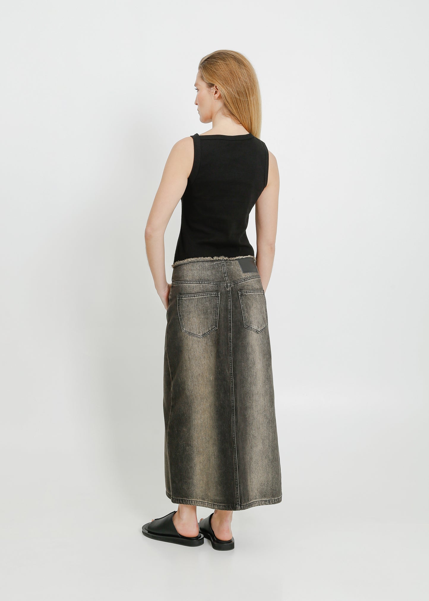 REIGN DENIM SKIRT / BROWN-BONE