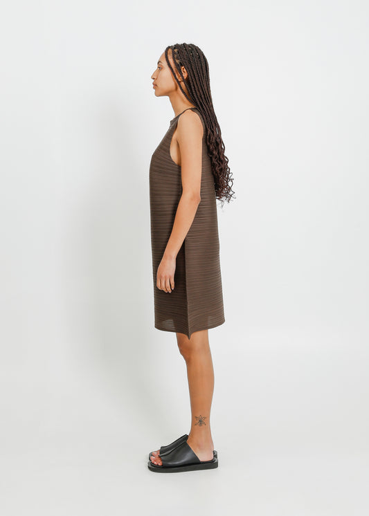 RICKI PLEAT DRESS / CHOCOLATE