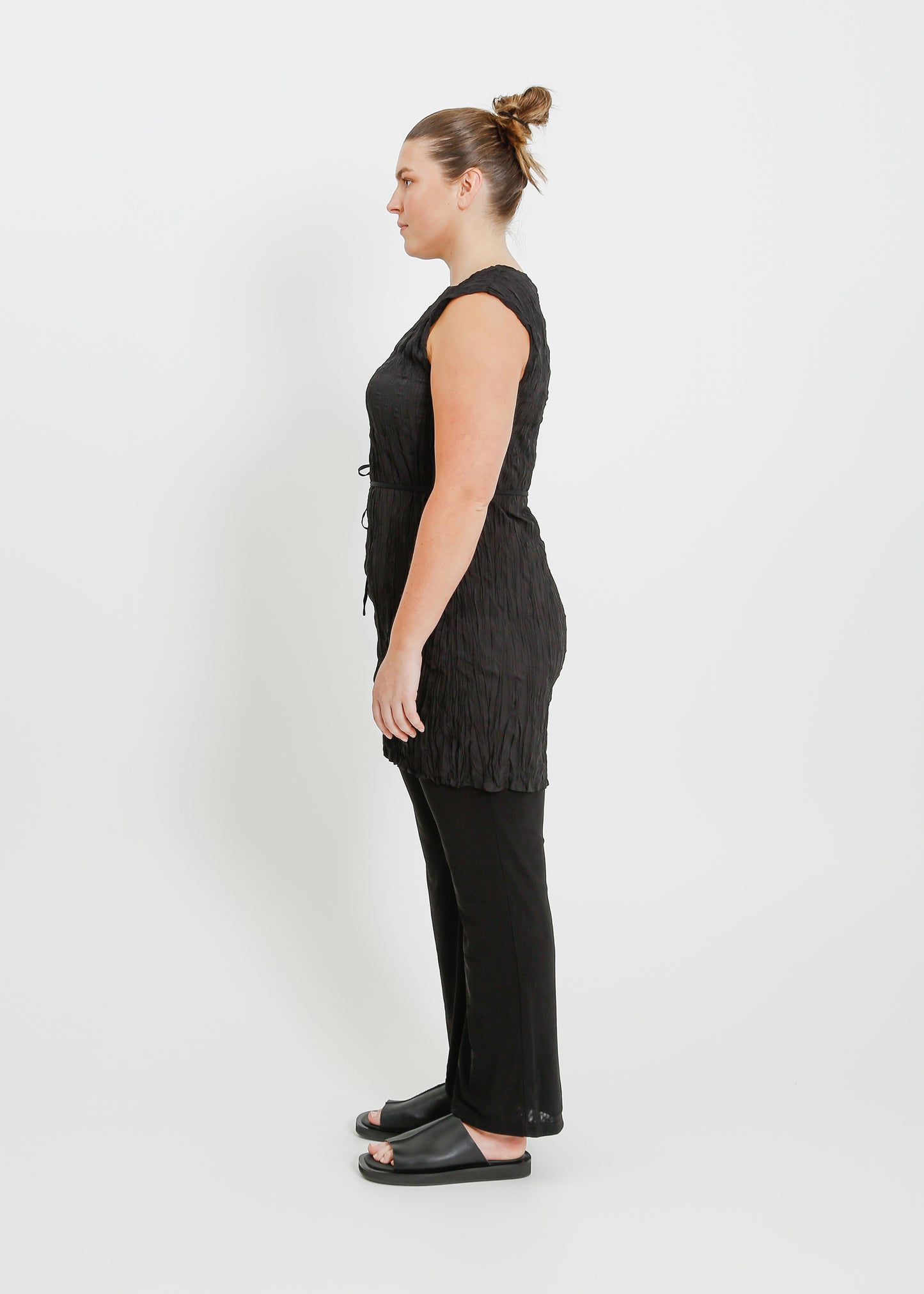 JOSS PLEAT DRESS / BLACK