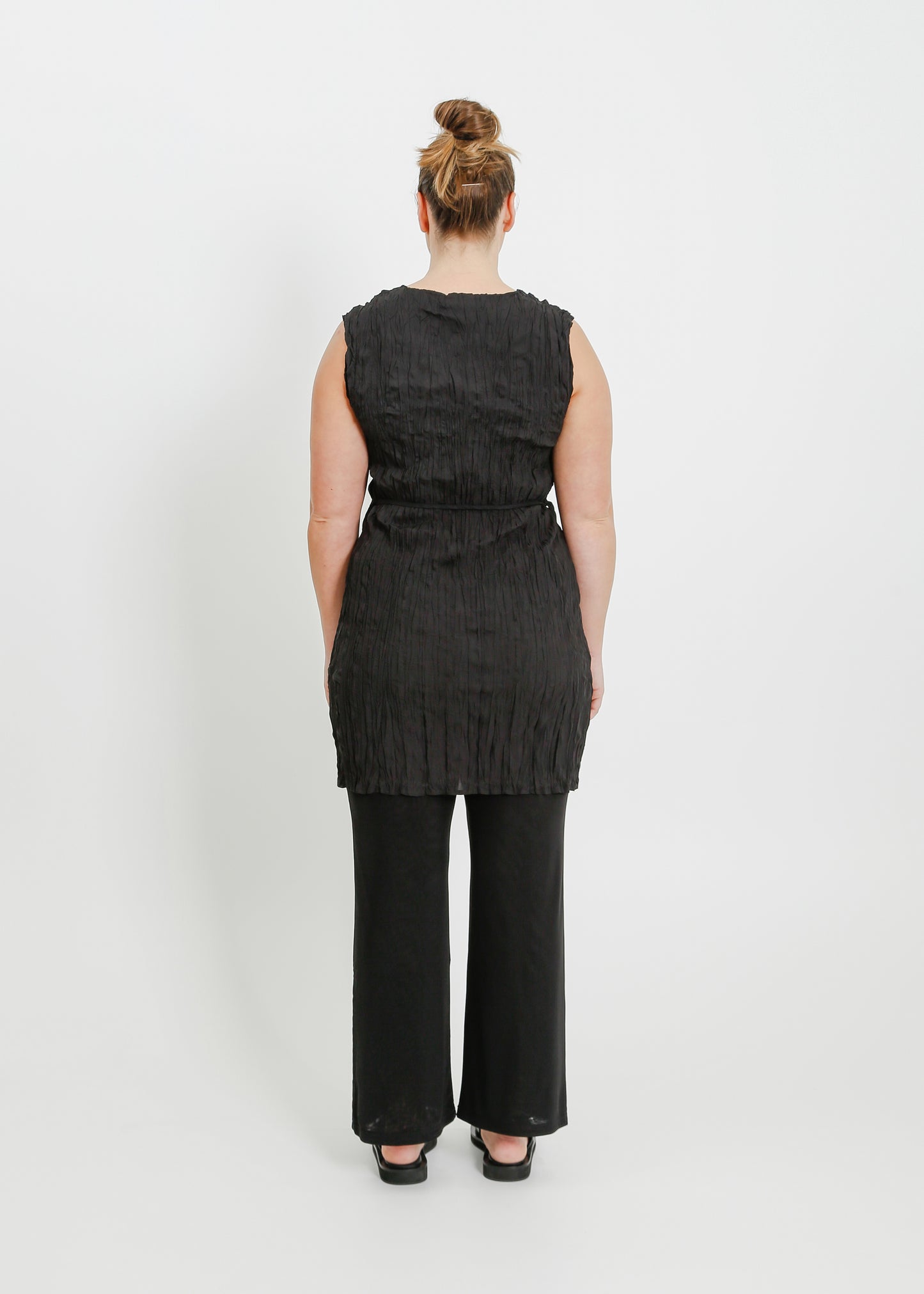 JOSS PLEAT DRESS / BLACK