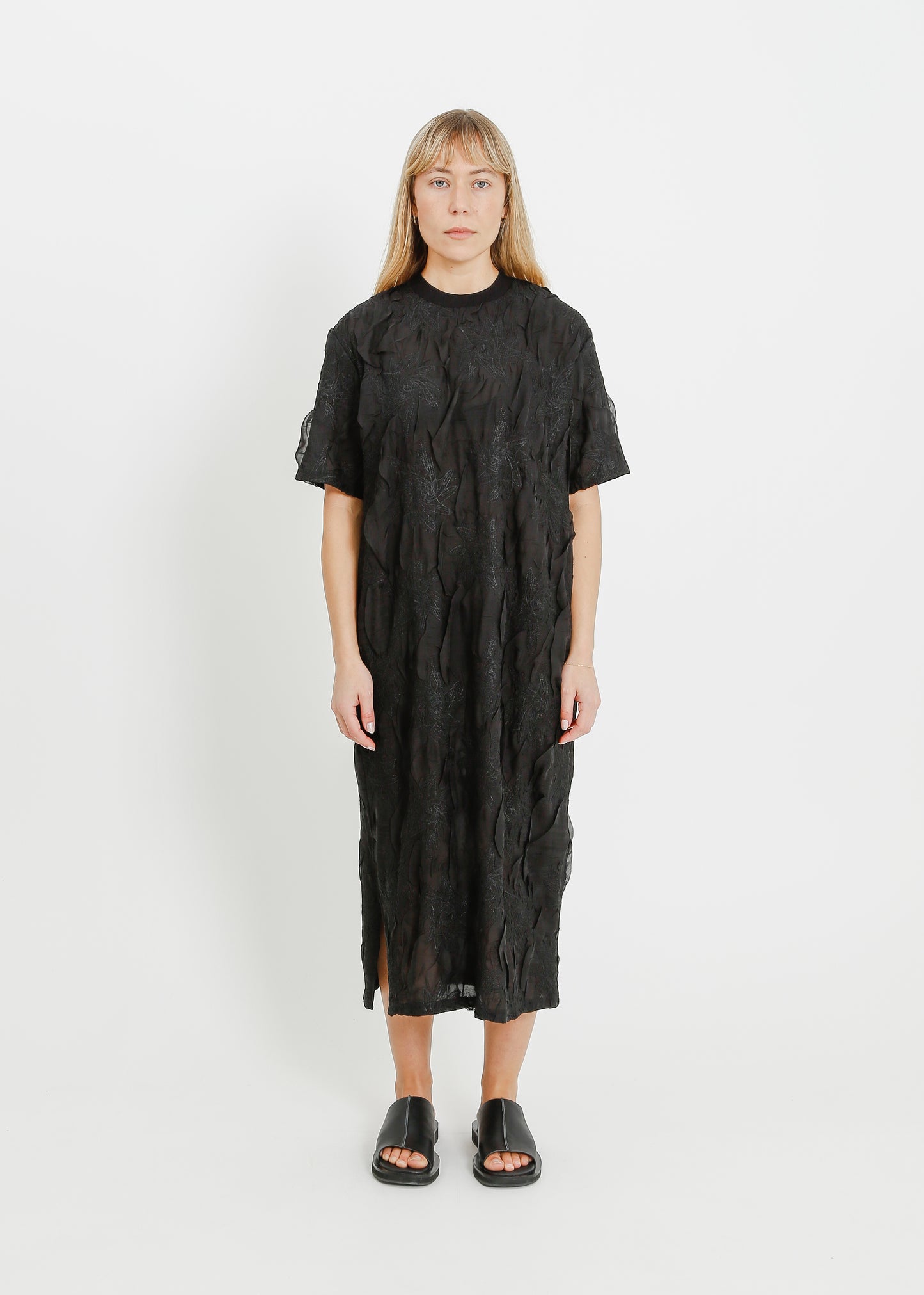 STORY PLEAT TEE DRESS / ONYX