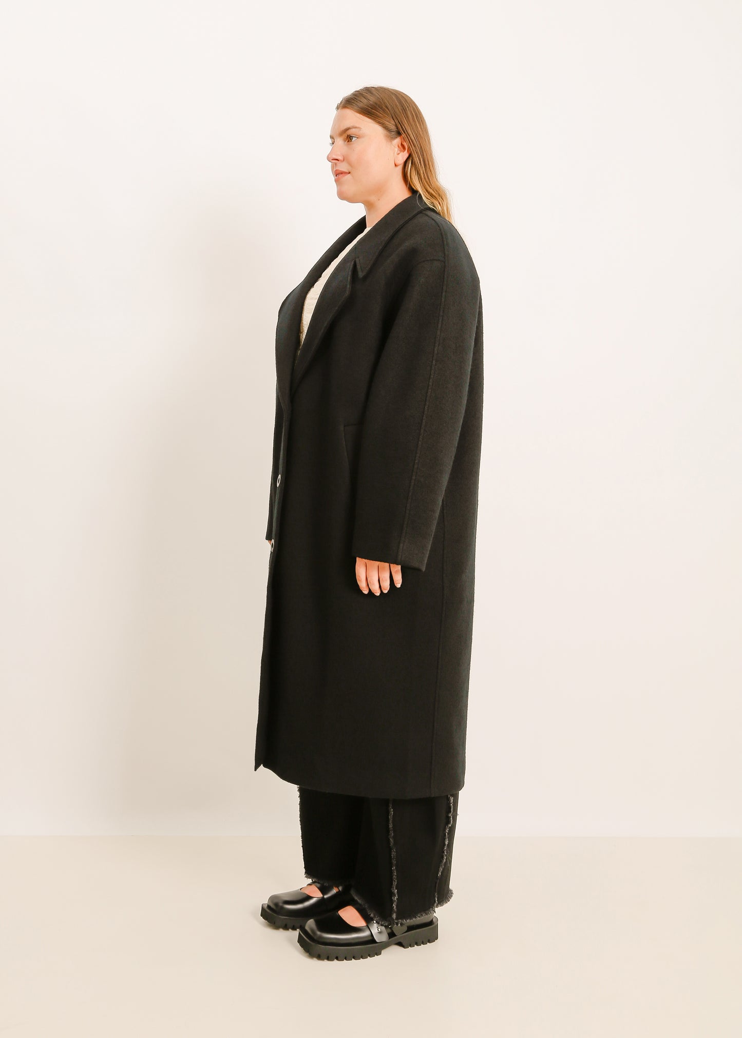 W24 | BANKS COAT / BLACK